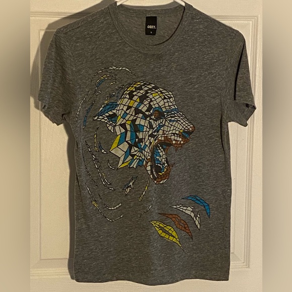 Obey Women’s T-Shirt - Picture 1 of 8